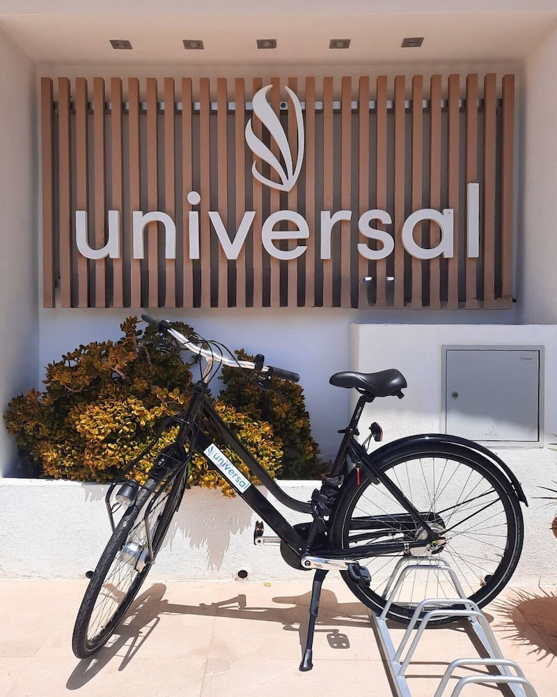 Universal Hotel Perla — Hotel building in Sa Coma, Balearic Islands