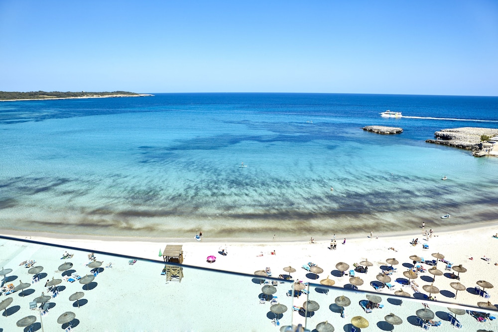 Universal Hotel Perla — Beach in Sa Coma, Balearic Islands