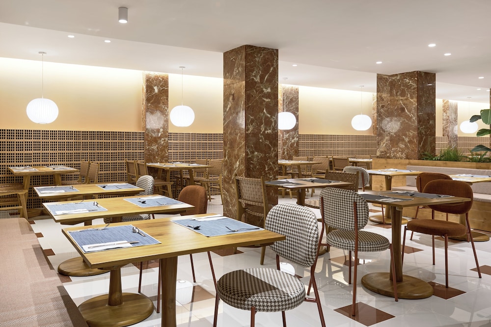 tent Bahia de Palma — Restaurant & bars in Playa de Palma, Balearic Islands