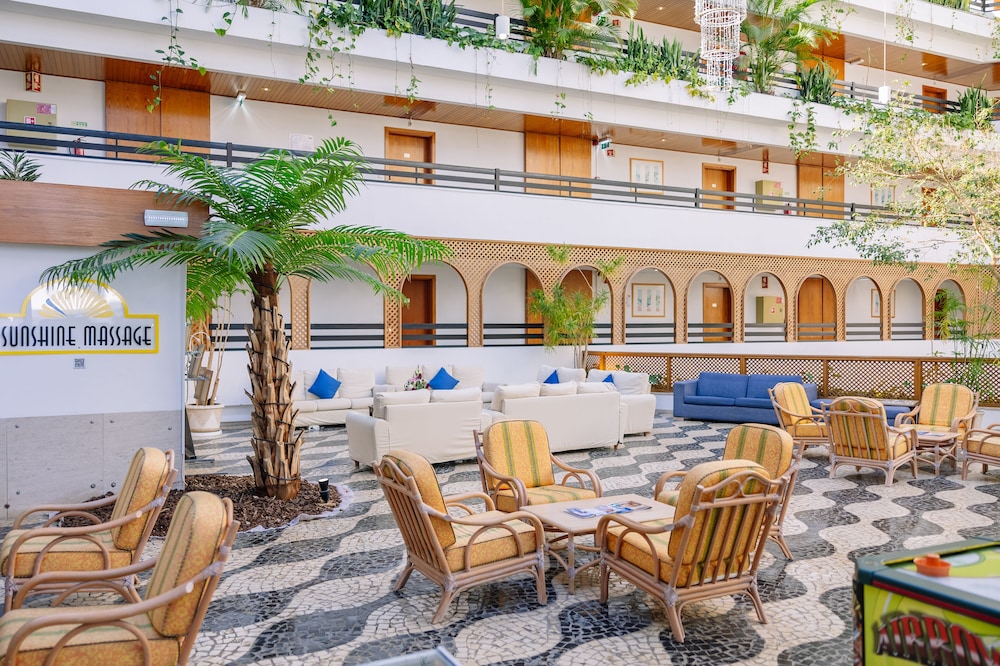 Muthu Oura Praia Hotel — Hotel building in Albufeira, Faro