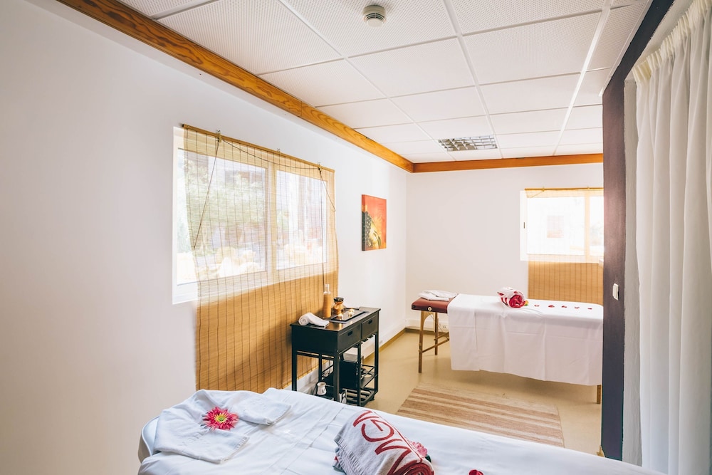 Muthu Oura Praia Hotel — Spa in Albufeira, Faro