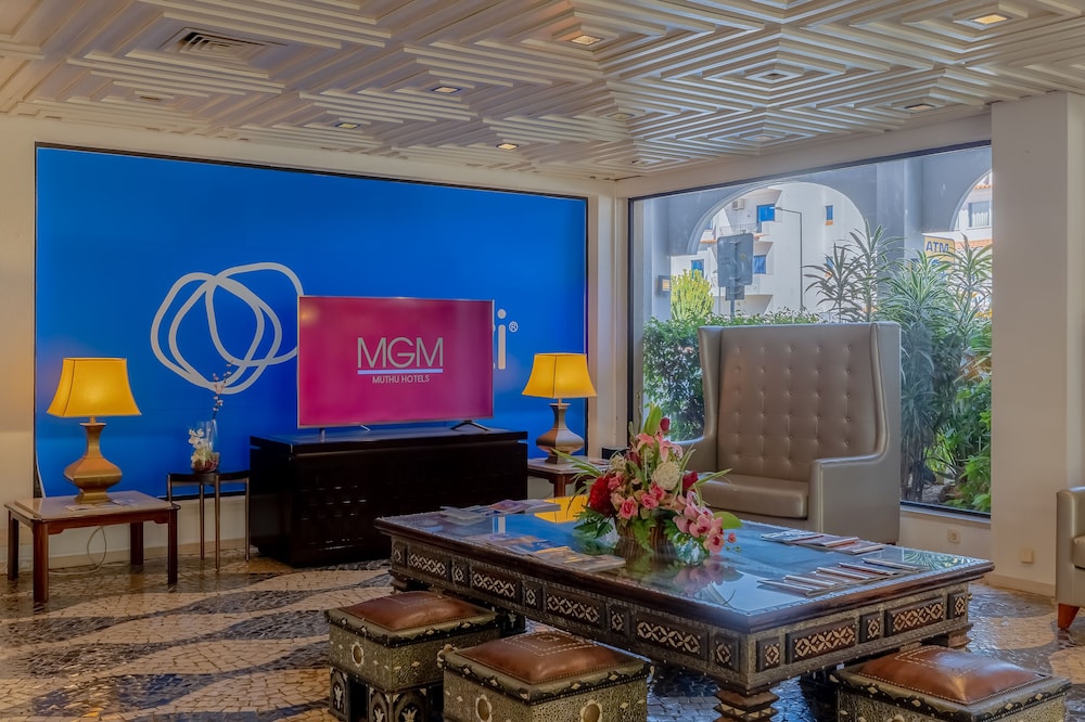 Muthu Oura Praia Hotel — Hotel building in Albufeira, Faro