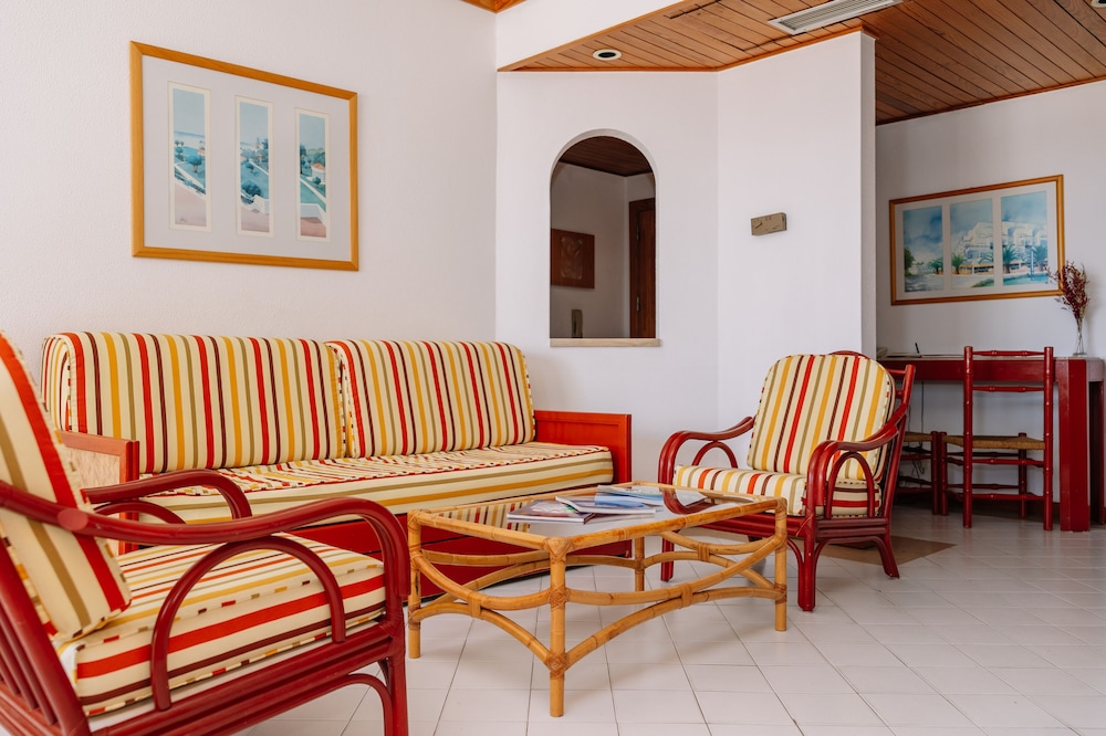 Muthu Oura Praia Hotel — Hotel rooms in Albufeira, Faro
