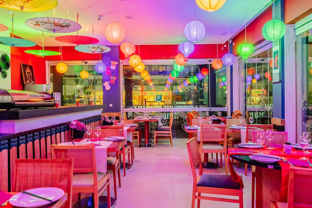 Muthu Oura Praia Hotel — Restaurant & bars in Albufeira, Faro