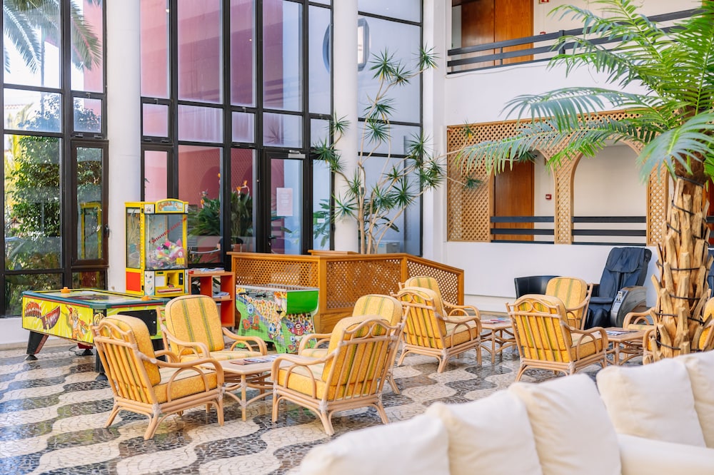 Muthu Oura Praia Hotel — Attractions for children in Albufeira, Faro