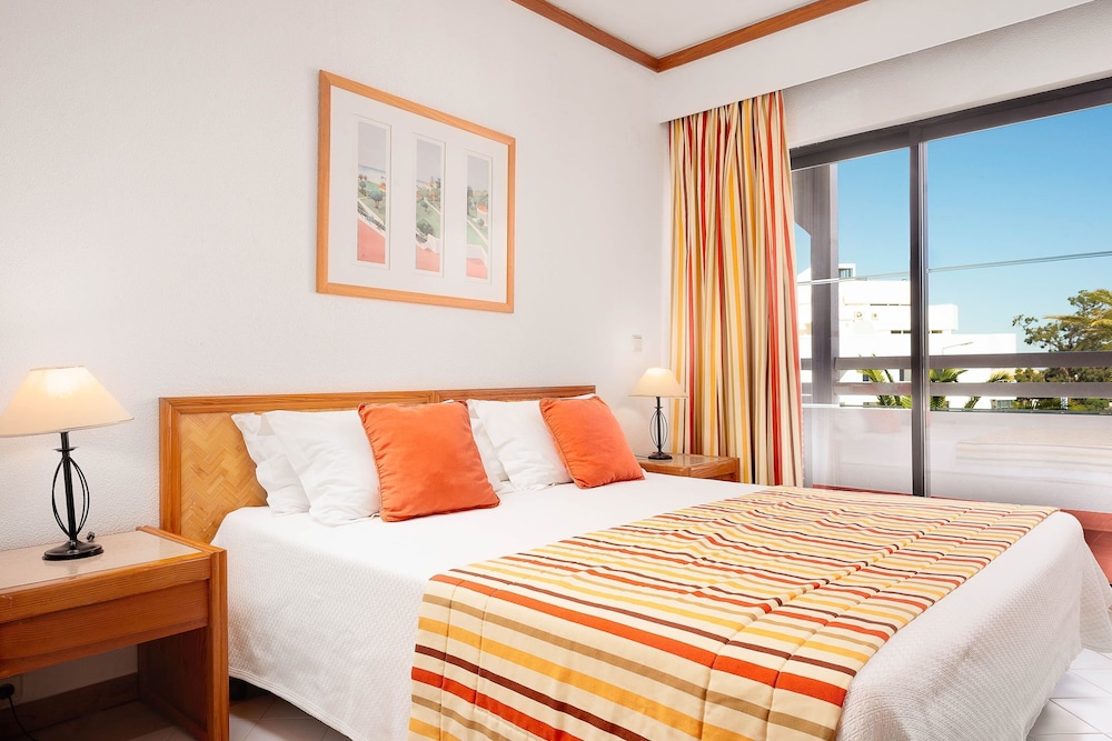 Muthu Oura Praia Hotel — Hotel rooms in Albufeira, Faro