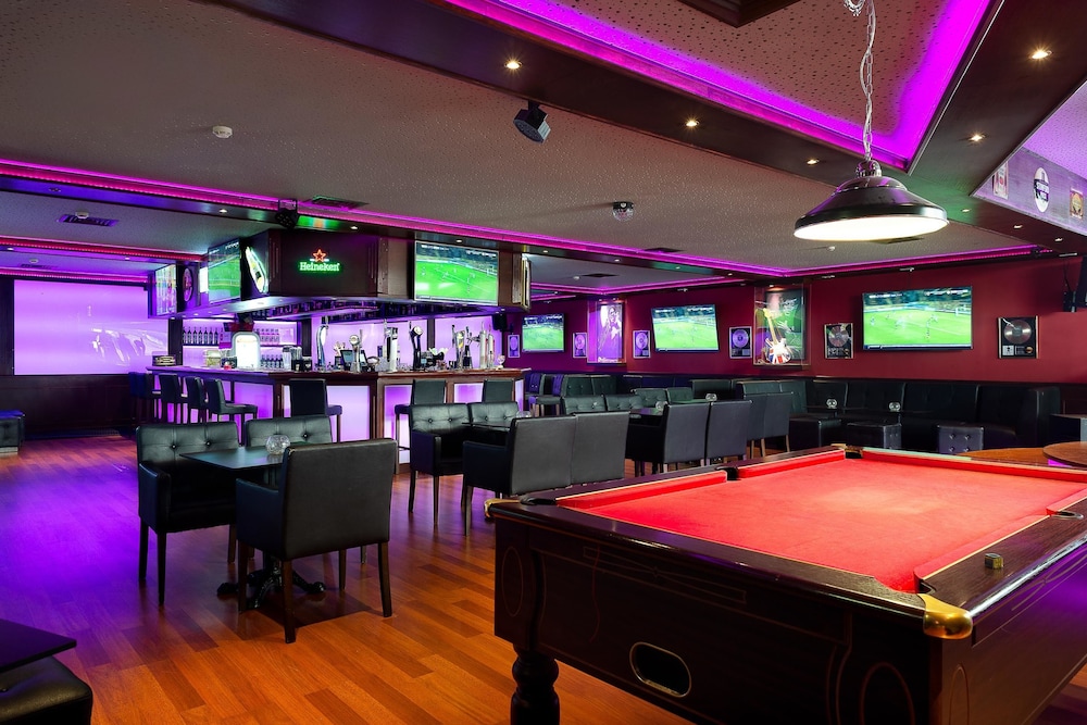 Muthu Oura Praia Hotel — Restaurant & bars in Albufeira, Faro