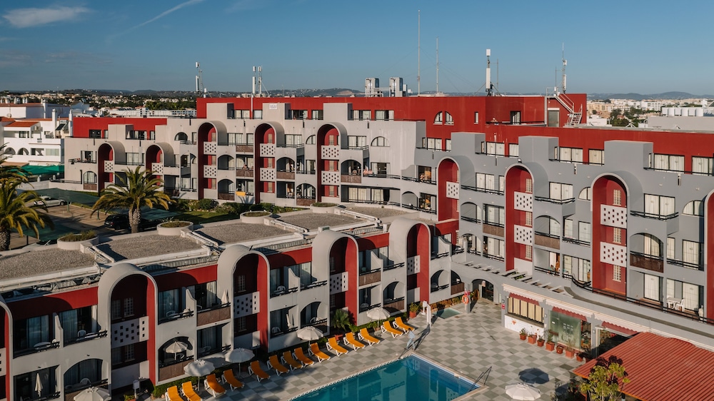 Muthu Oura Praia Hotel — Hotel building in Albufeira, Faro