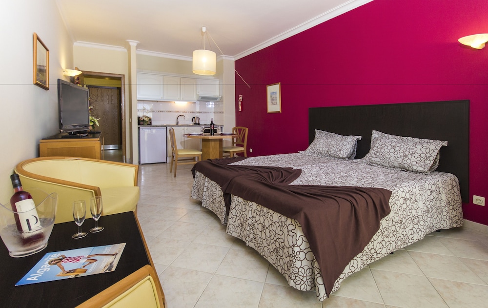 Paladim & Alagoamar Hotels — Hotel rooms in Albufeira, Faro