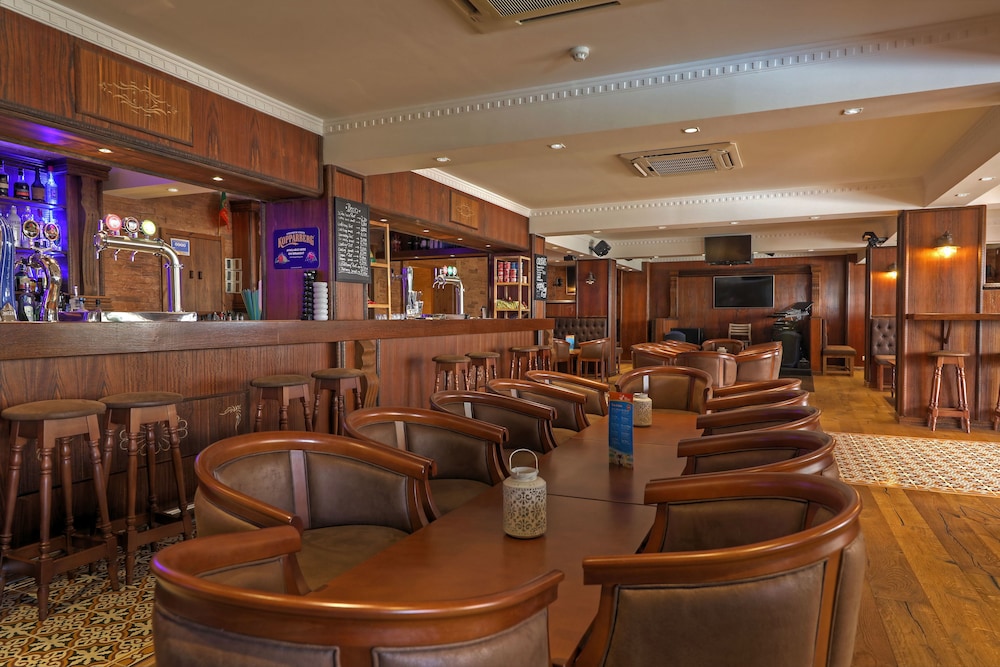 Paladim & Alagoamar Hotels — Restaurant & bars in Albufeira, Faro