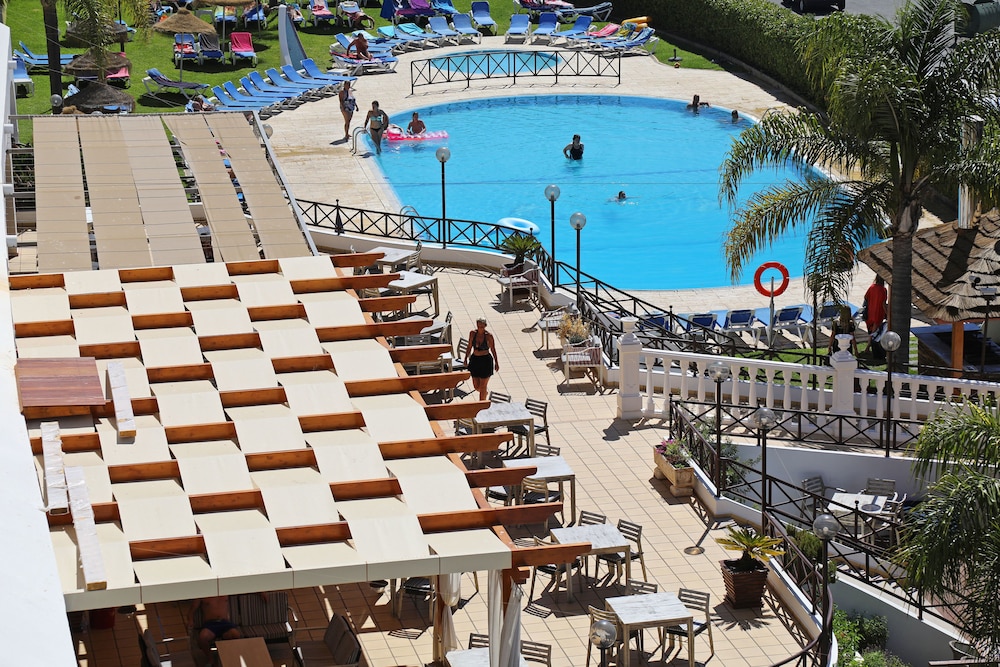 Paladim & Alagoamar Hotels — Swimming pool in Albufeira, Faro
