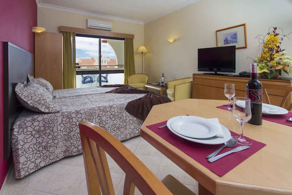 Paladim & Alagoamar Hotels — Hotel rooms in Albufeira, Faro