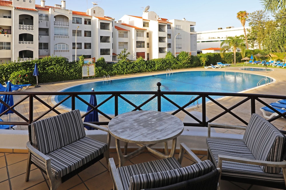 Paladim & Alagoamar Hotels — Swimming pool in Albufeira, Faro