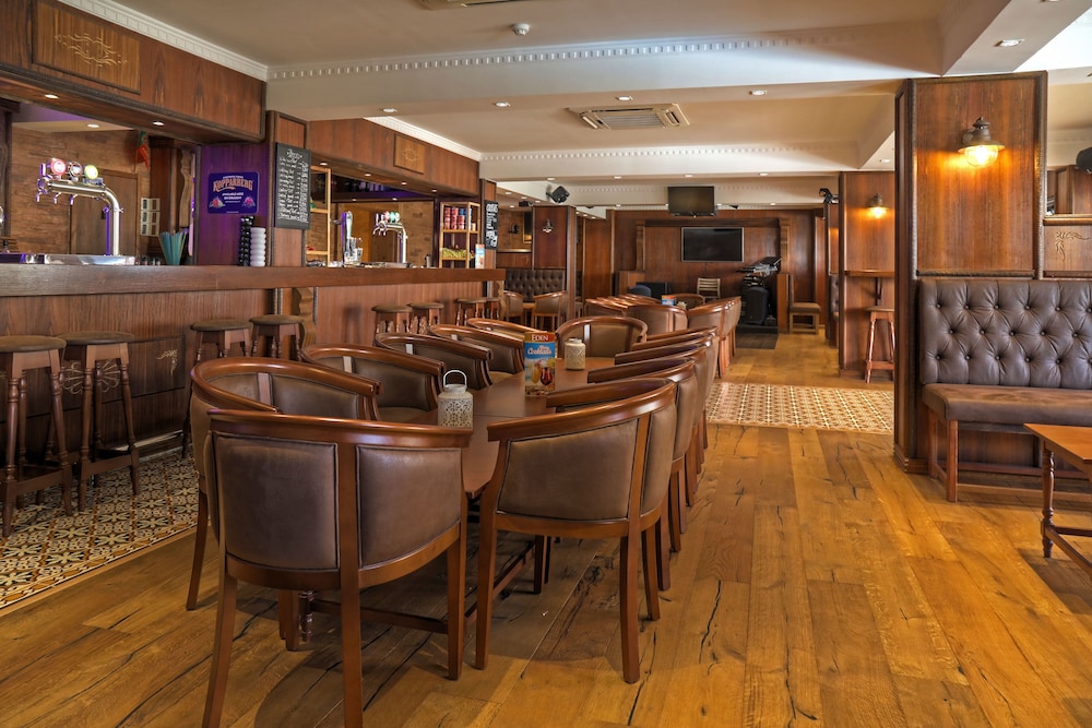 Paladim & Alagoamar Hotels — Restaurant & bars in Albufeira, Faro