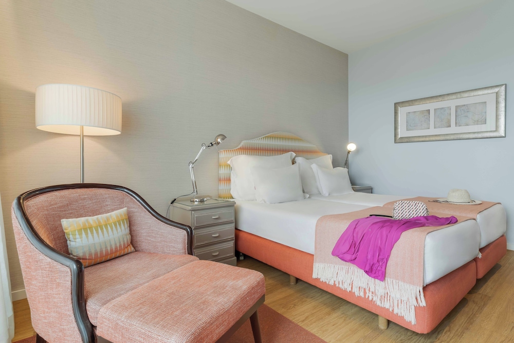 Pestana Promenade Ocean Resort Hotel — Hotel rooms in Funchal, Madeira