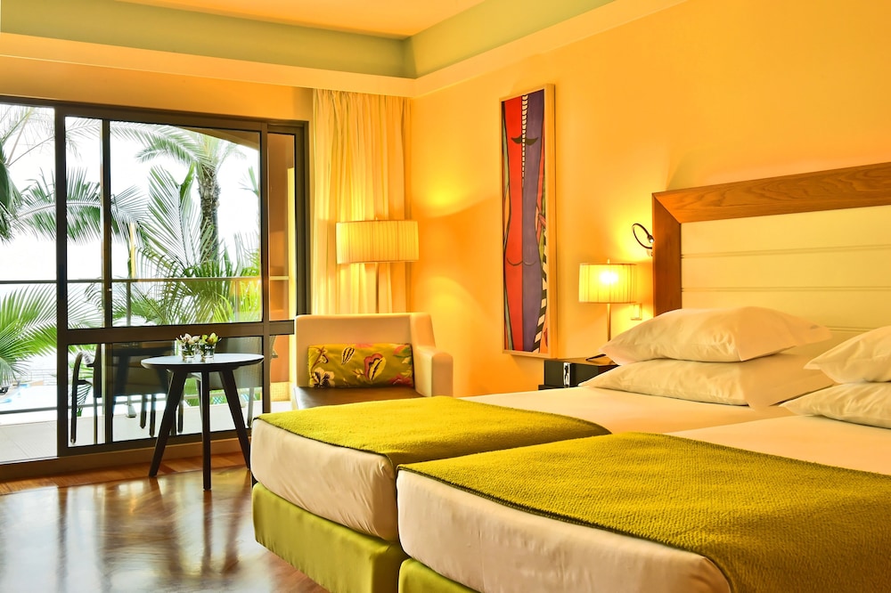 Pestana Promenade Ocean Resort Hotel — Hotel rooms in Funchal, Madeira
