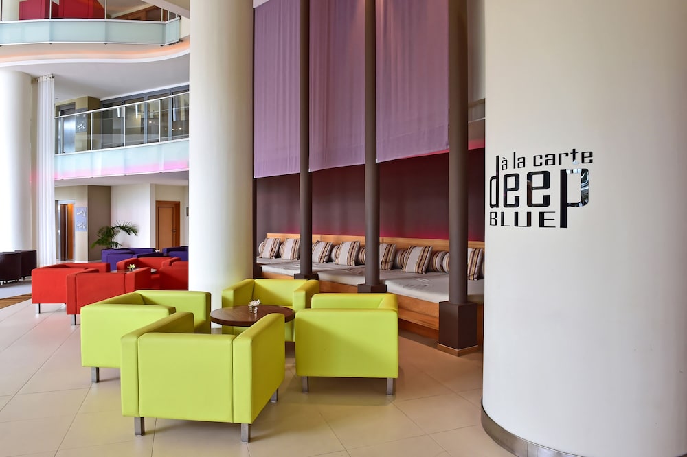 Pestana Promenade Ocean Resort Hotel — Restaurant & bars in Funchal, Madeira