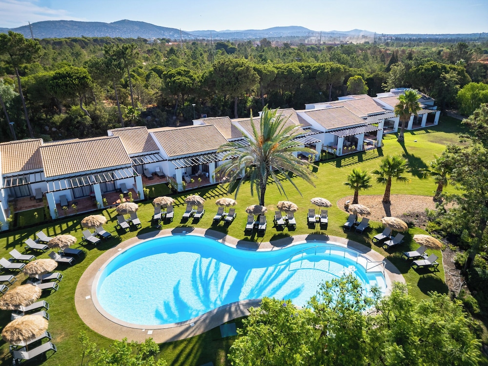 Pestana Vila Sol Golf - Vilamoura — Swimming pool in Vilamoura, Faro