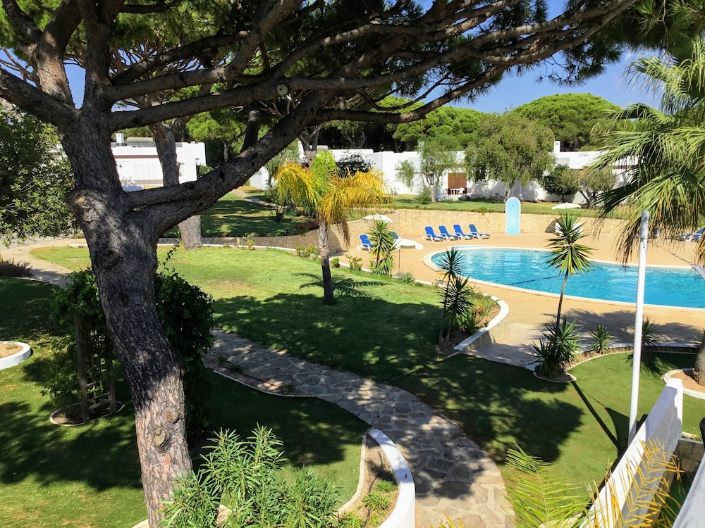 Prado Villas — Swimming pool in Vilamoura, Faro