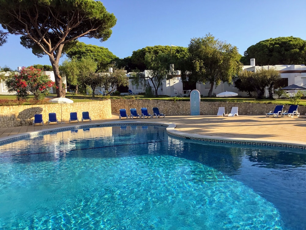 Prado Villas — Swimming pool in Vilamoura, Faro