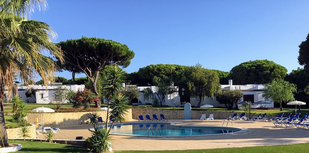 Prado Villas — Swimming pool in Vilamoura, Faro