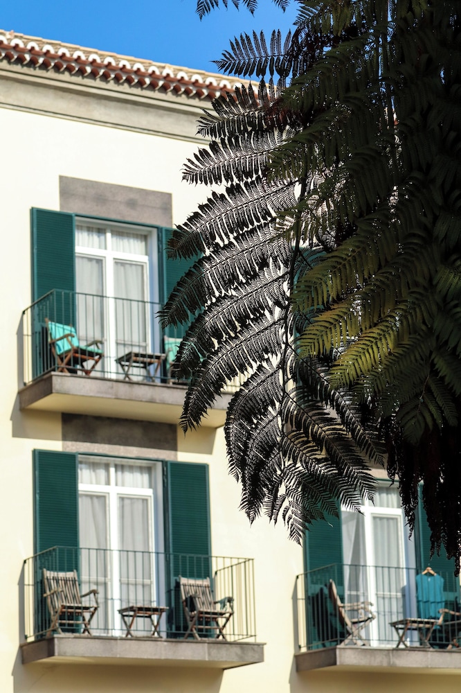 Quinta da Bela Vista - Madeira — Hotel building in Funchal, Madeira