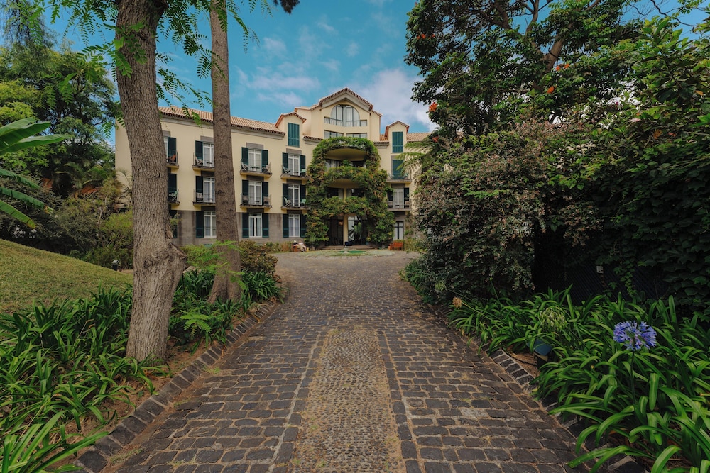Quinta da Bela Vista - Madeira — Hotel building in Funchal, Madeira