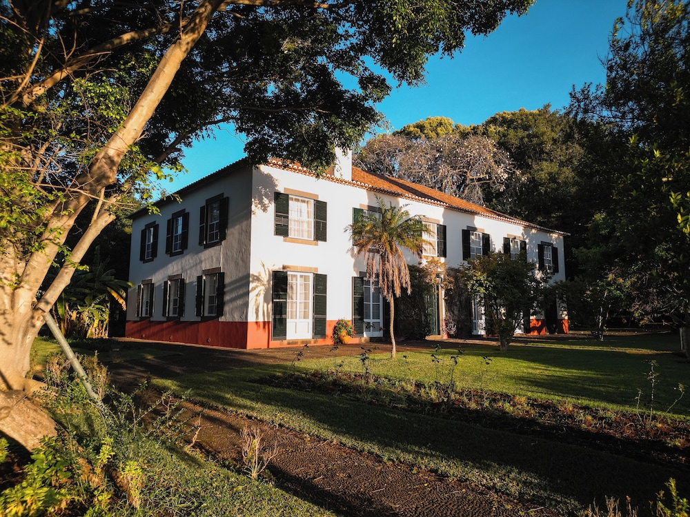Quinta da Bela Vista - Madeira — Hotel building in Funchal, Madeira