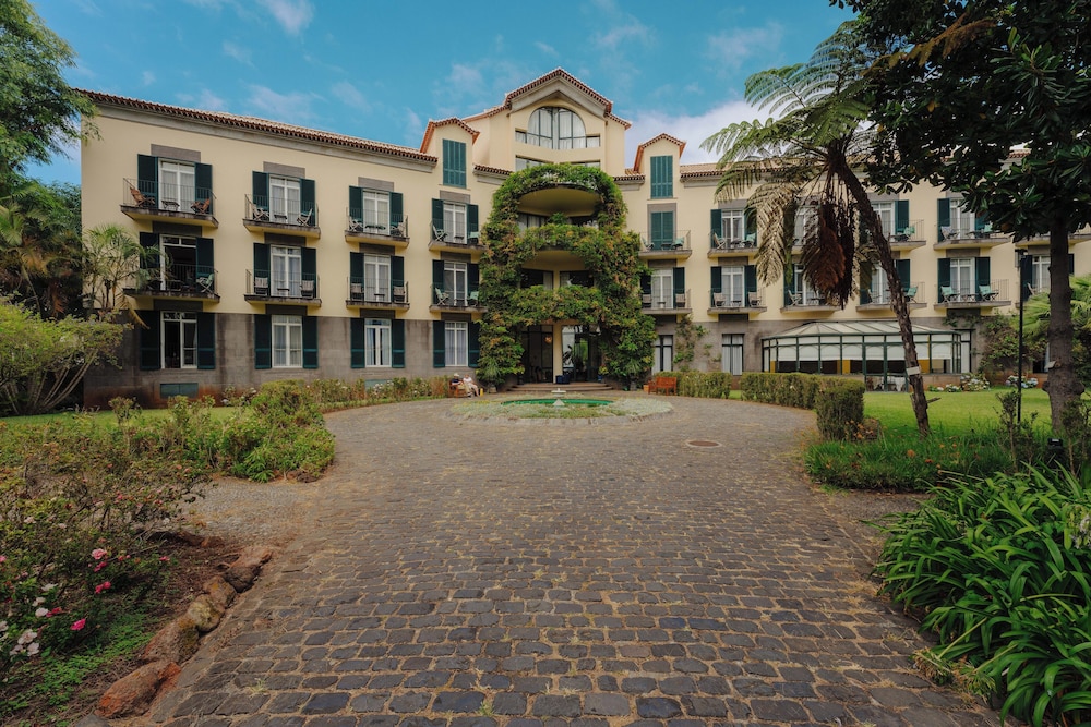 Quinta da Bela Vista - Madeira — Hotel building in Funchal, Madeira