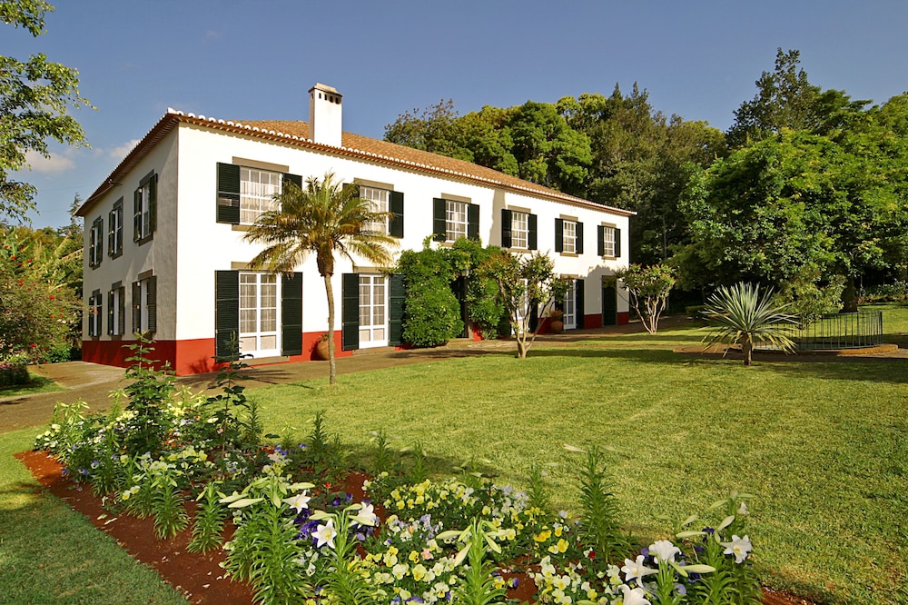 Quinta da Bela Vista - Madeira — Hotel building in Funchal, Madeira