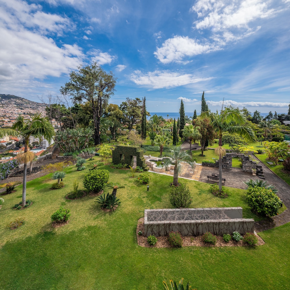 Quinta Jardins do Lago — Attractions in the area in Funchal, Madeira