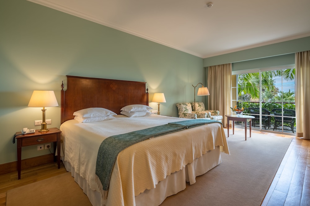 Quinta Jardins do Lago — Hotel rooms in Funchal, Madeira
