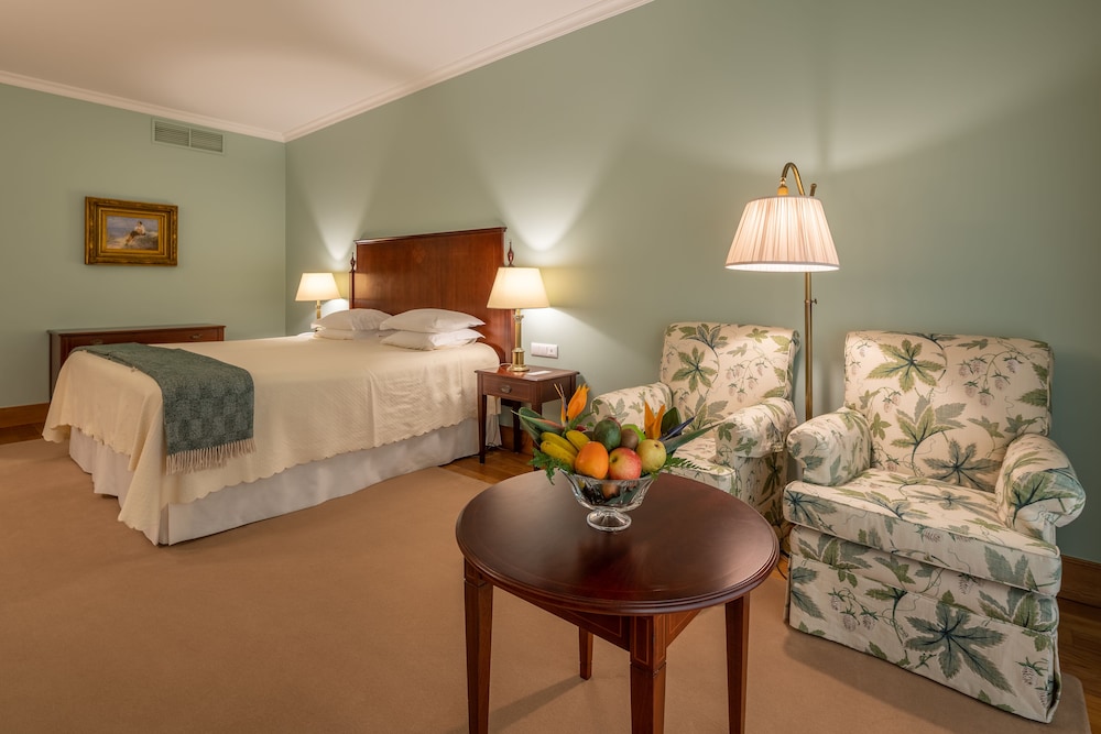 Quinta Jardins do Lago — Hotel rooms in Funchal, Madeira