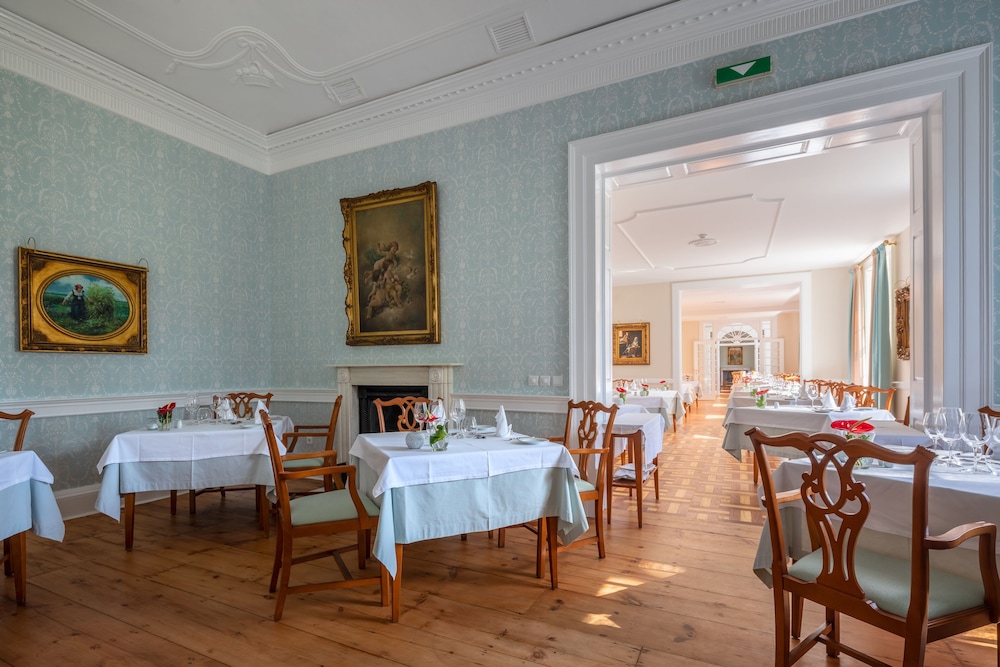 Quinta Jardins do Lago — Restaurant & bars in Funchal, Madeira