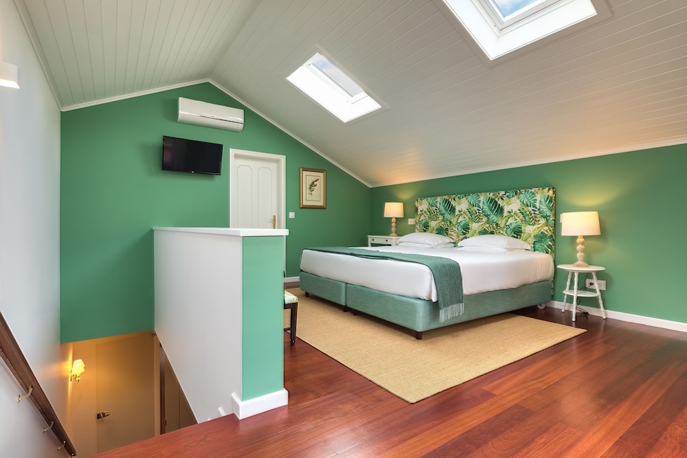 Quinta Jardins do Lago — Hotel rooms in Funchal, Madeira