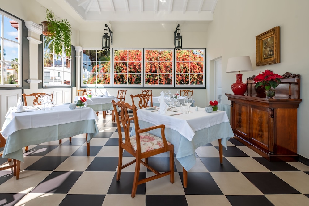 Quinta Jardins do Lago — Restaurant & bars in Funchal, Madeira