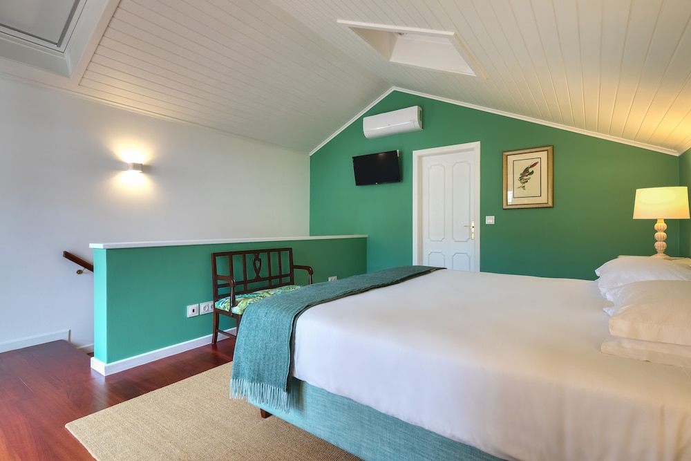Quinta Jardins do Lago — Hotel rooms in Funchal, Madeira