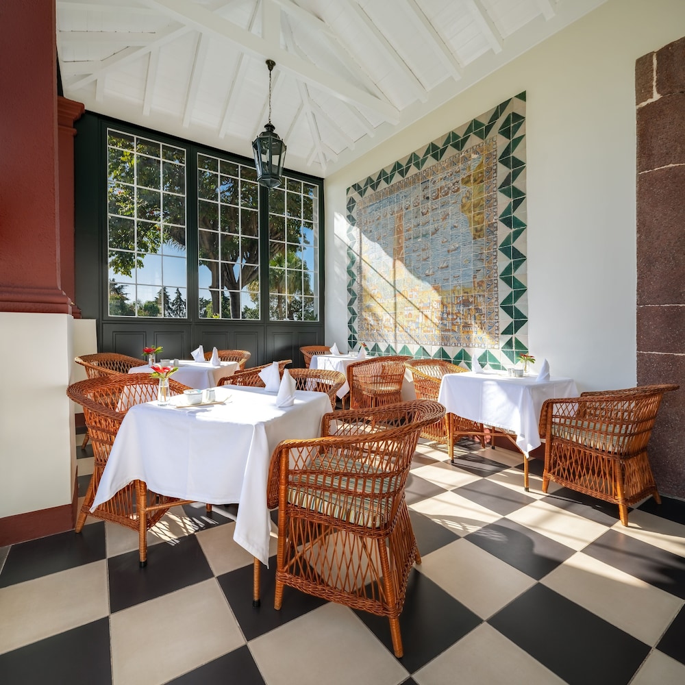 Quinta Jardins do Lago — Restaurant & bars in Funchal, Madeira