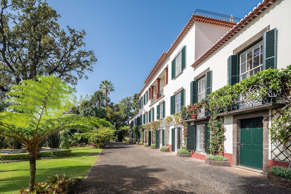 Quinta Jardins do Lago — Hotel building in Funchal, Madeira