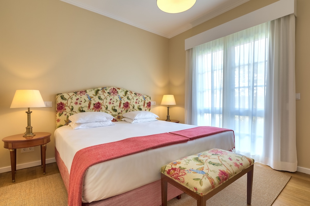 Quinta Jardins do Lago — Hotel rooms in Funchal, Madeira