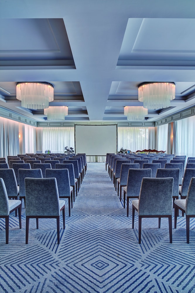 Reid's Palace, A Belmond Hotel, Madeira — Hotel building in Funchal, Madeira