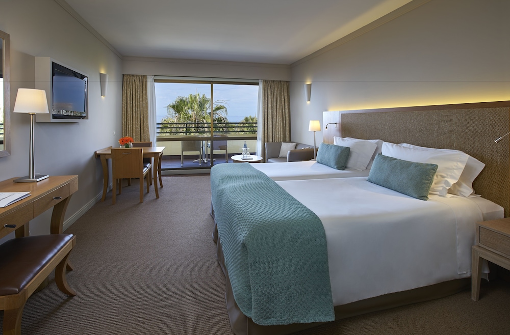 Suite Hotel Eden Mar, by PortoBay — Hotel rooms in Funchal, Madeira