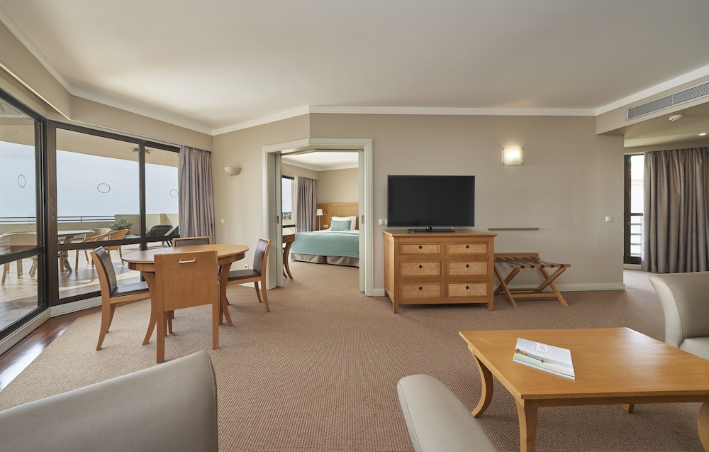 Suite Hotel Eden Mar, by PortoBay — Hotel rooms in Funchal, Madeira