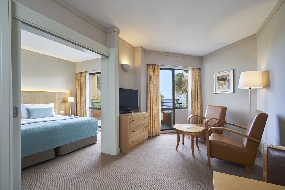 Suite Hotel Eden Mar, by PortoBay — Hotel rooms in Funchal, Madeira