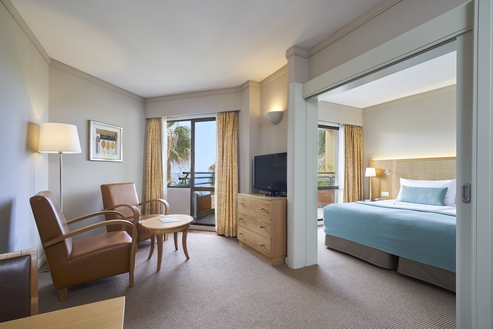 Suite Hotel Eden Mar, by PortoBay — Hotel rooms in Funchal, Madeira