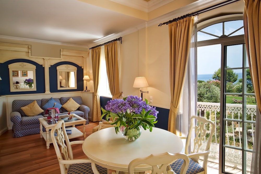 Vila Alba Resort — Hotel rooms in Carvoeiro, Faro