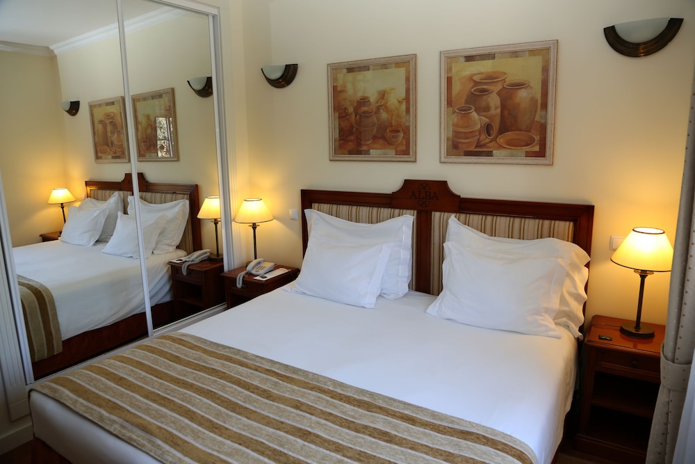Vila Alba Resort — Hotel rooms in Carvoeiro, Faro