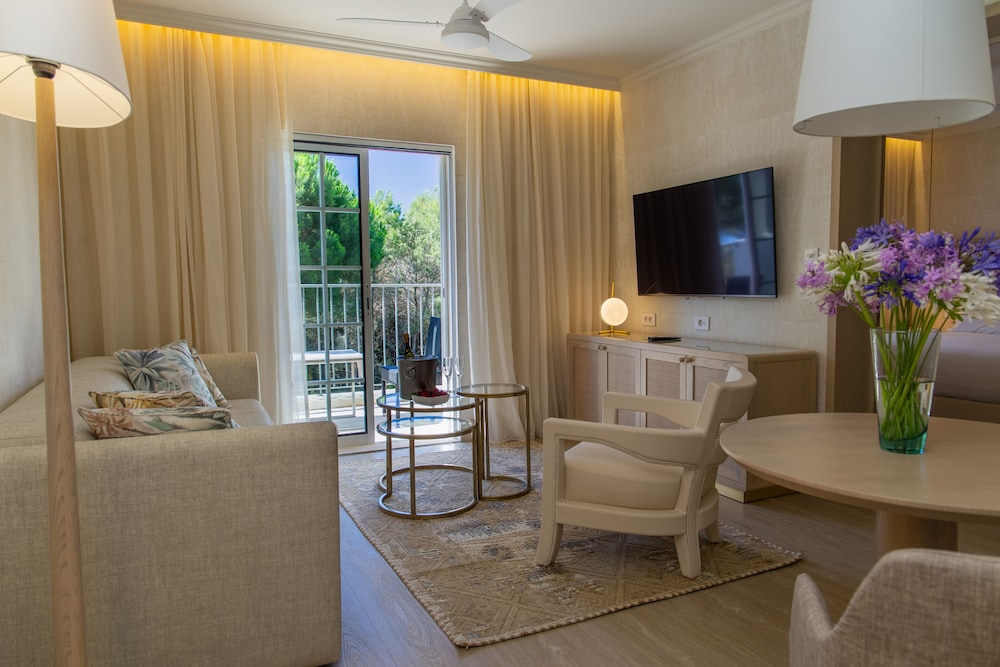 Vila Alba Resort — Hotel rooms in Carvoeiro, Faro