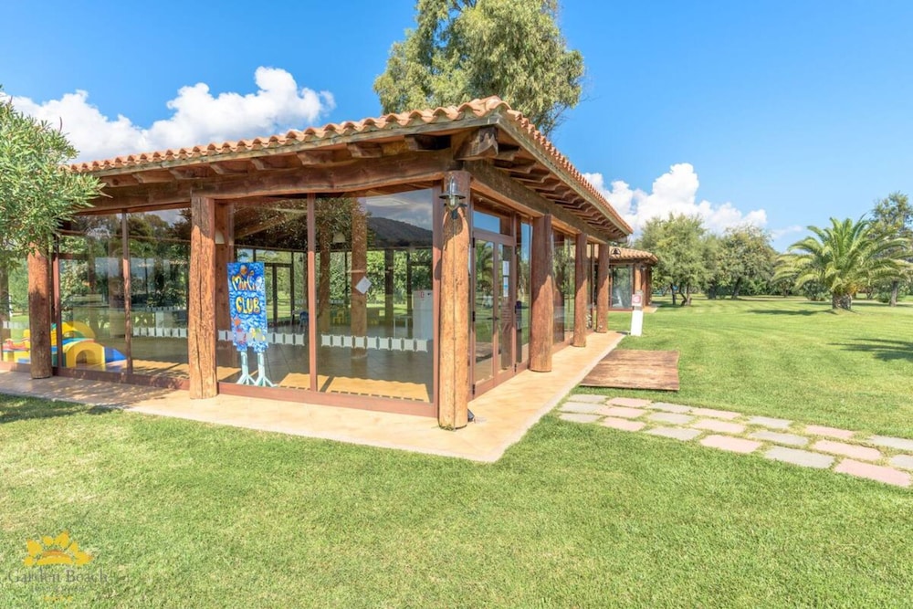 Hotel Garden Beach — Hotel building in Castiadas, Sardinia