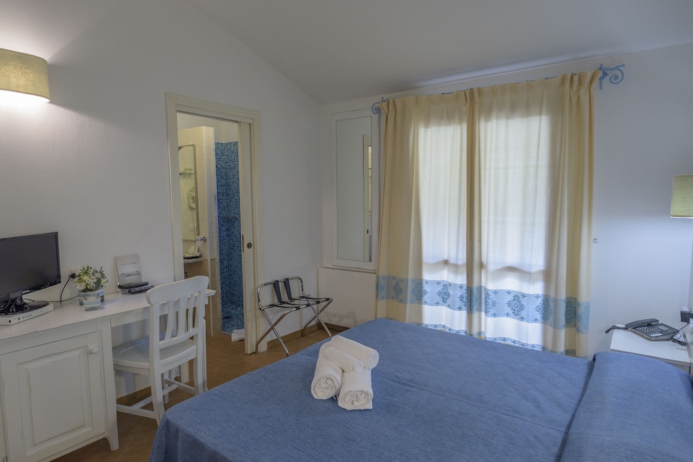 Hotel Garden Beach — Hotel rooms in Castiadas, Sardinia